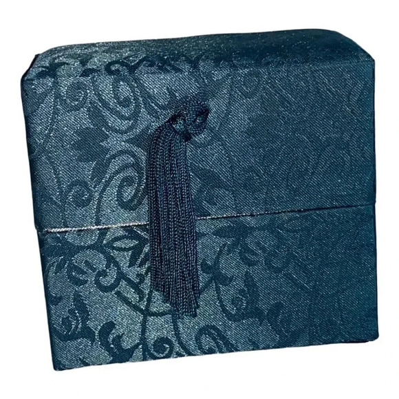 Handcrafted Glass Elephant Figurine With Gold Accents & Gift Box ABOUT FACE - Picture 7 of 16